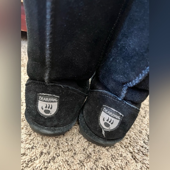 BEARPAW Emma tall boots in black - Picture 2 of 6